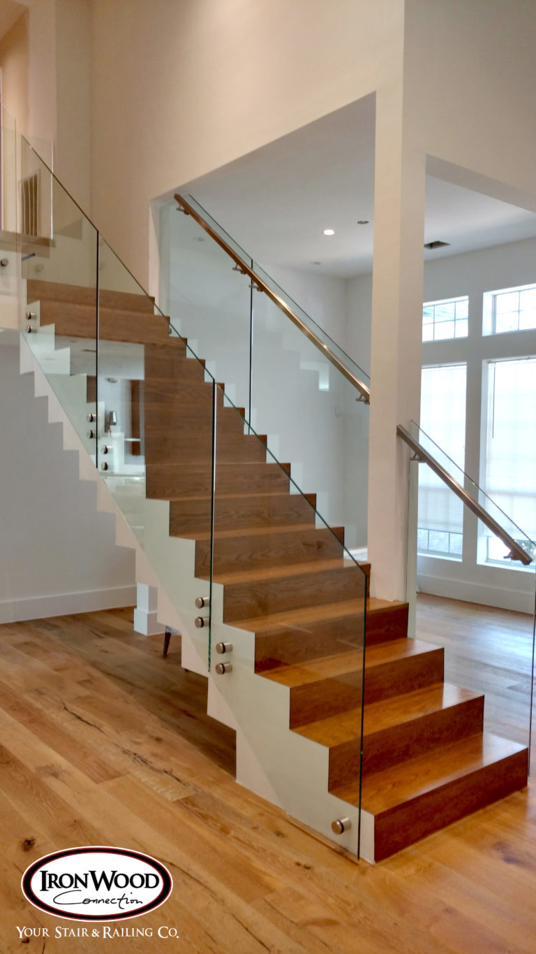 Glass railing by Ironwood Connection