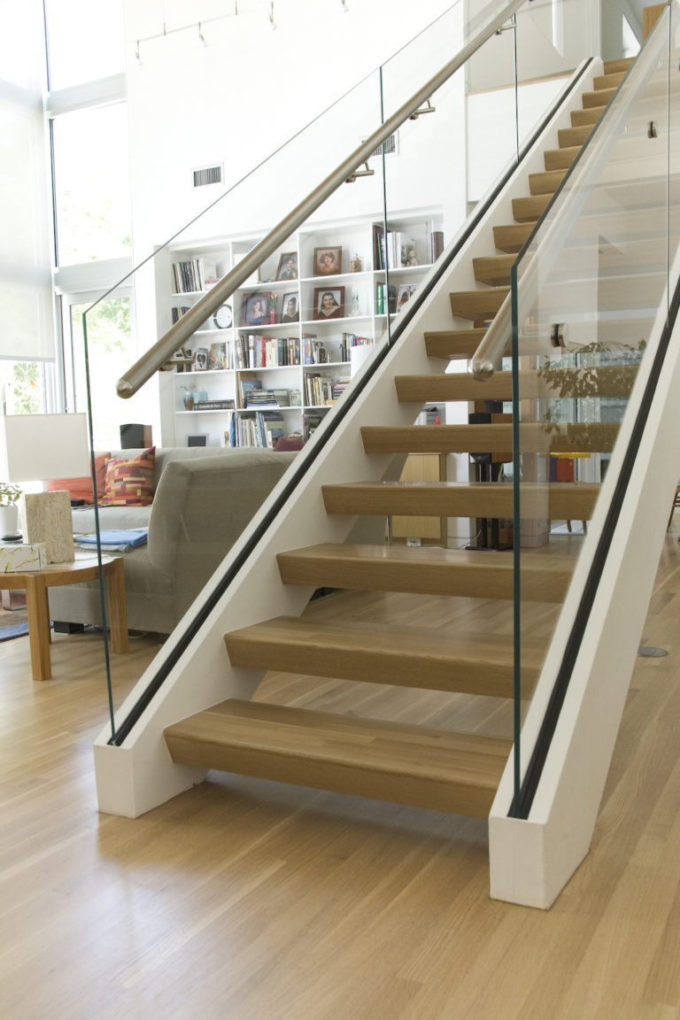 Glass railing by Ironwood Connection