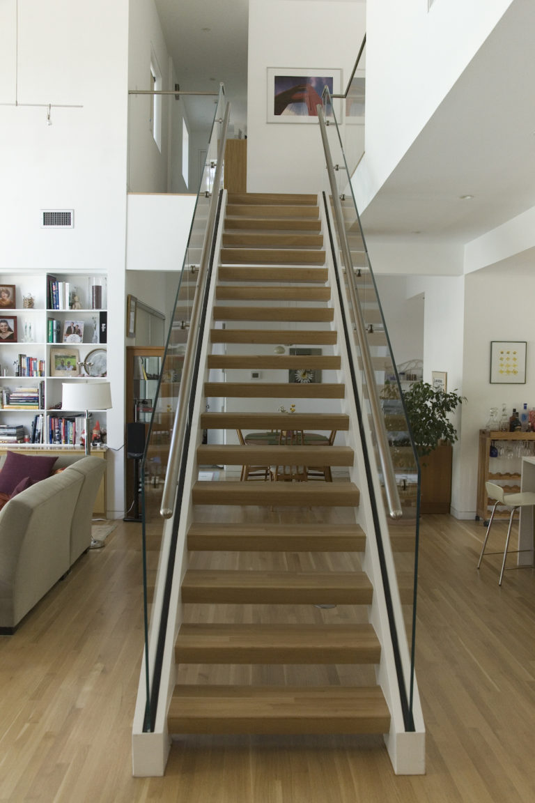 Floating staircase by Ironwood Connection