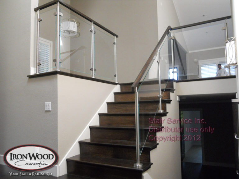 Glass railing by Ironwood Connection