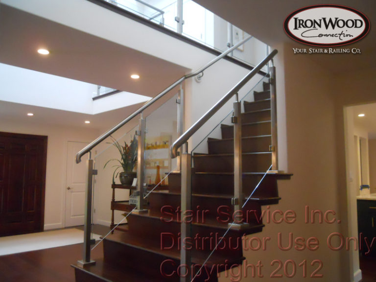 Glass railing by Ironwood Connection