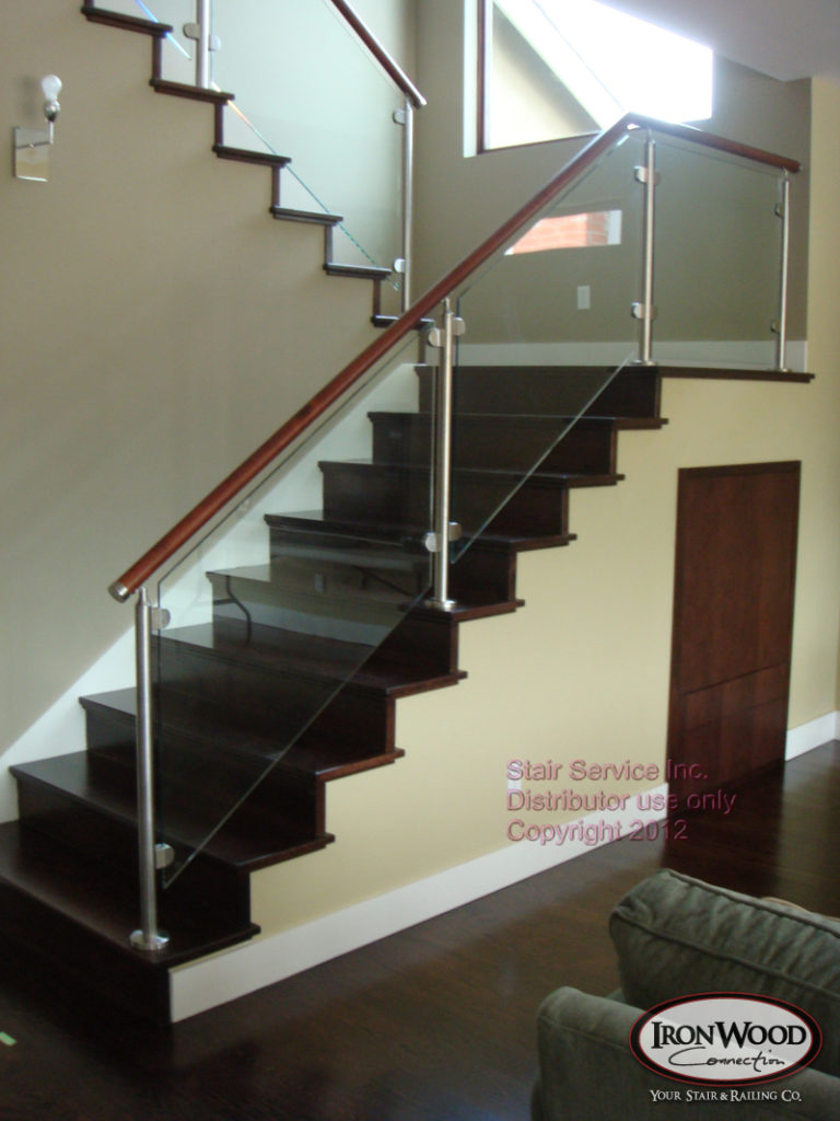 Glass railing by Ironwood Connection