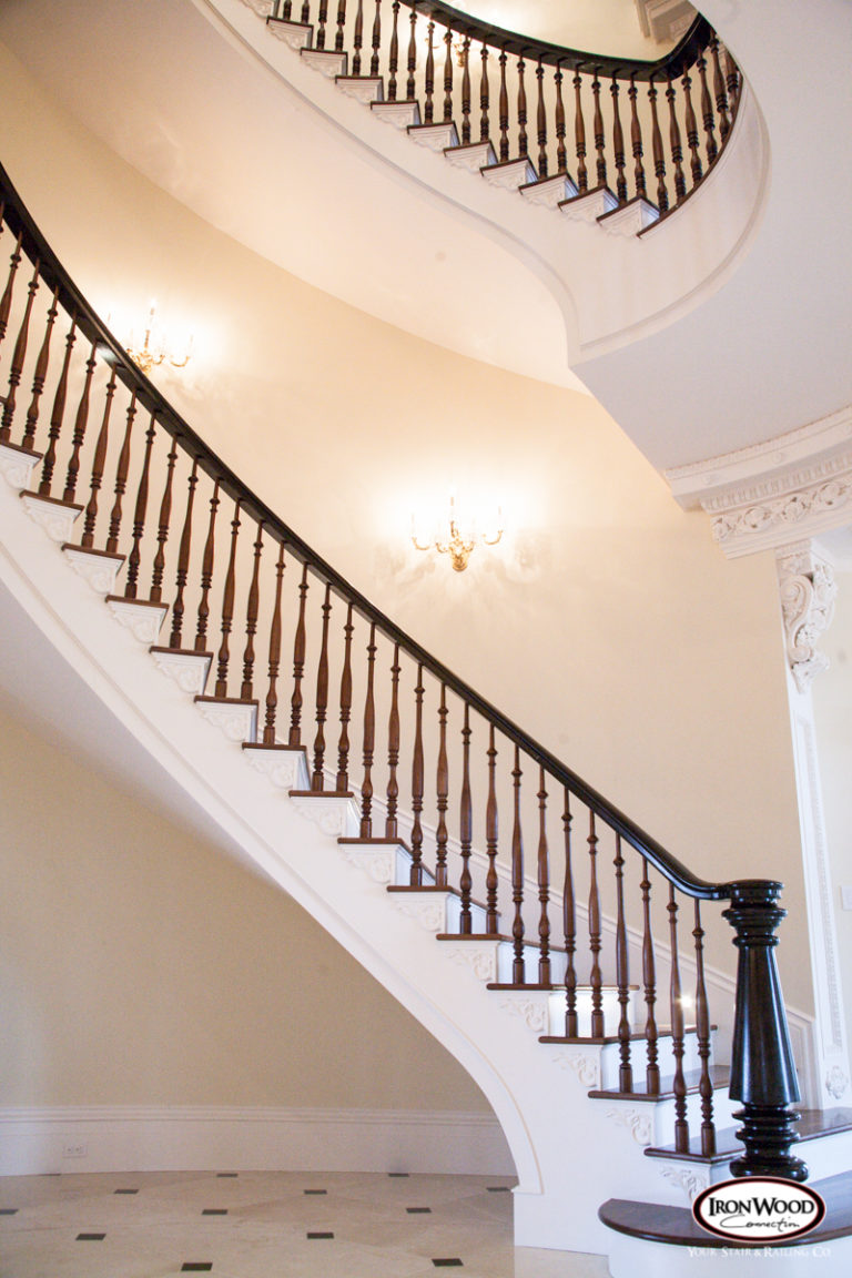 Curved staircase by Ironwood Connection