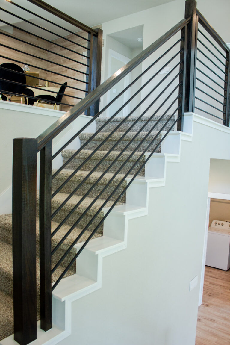 Horizontal bar railing by Ironwood Connection